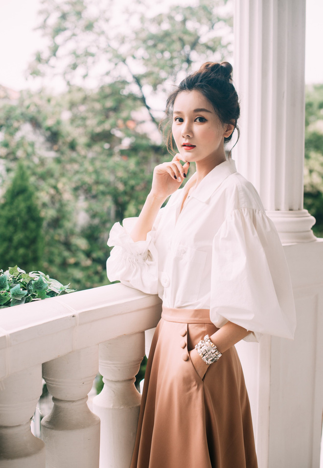 Những màn thiên nga hóa vịt xấu xí chỉ bởi vì quên mở ứng dụng làm đẹp của các hot girl Trung Quốc Những màn thiên nga hóa vịt xấu xí chỉ bởi vì quên mở ứng dụng làm đẹp của các hot girl Trung Quốc